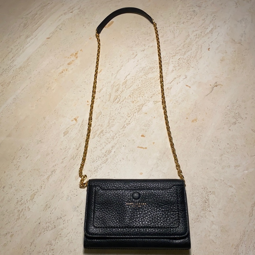 MARC JACOBS LEATHER WALLET ON CHAIN
